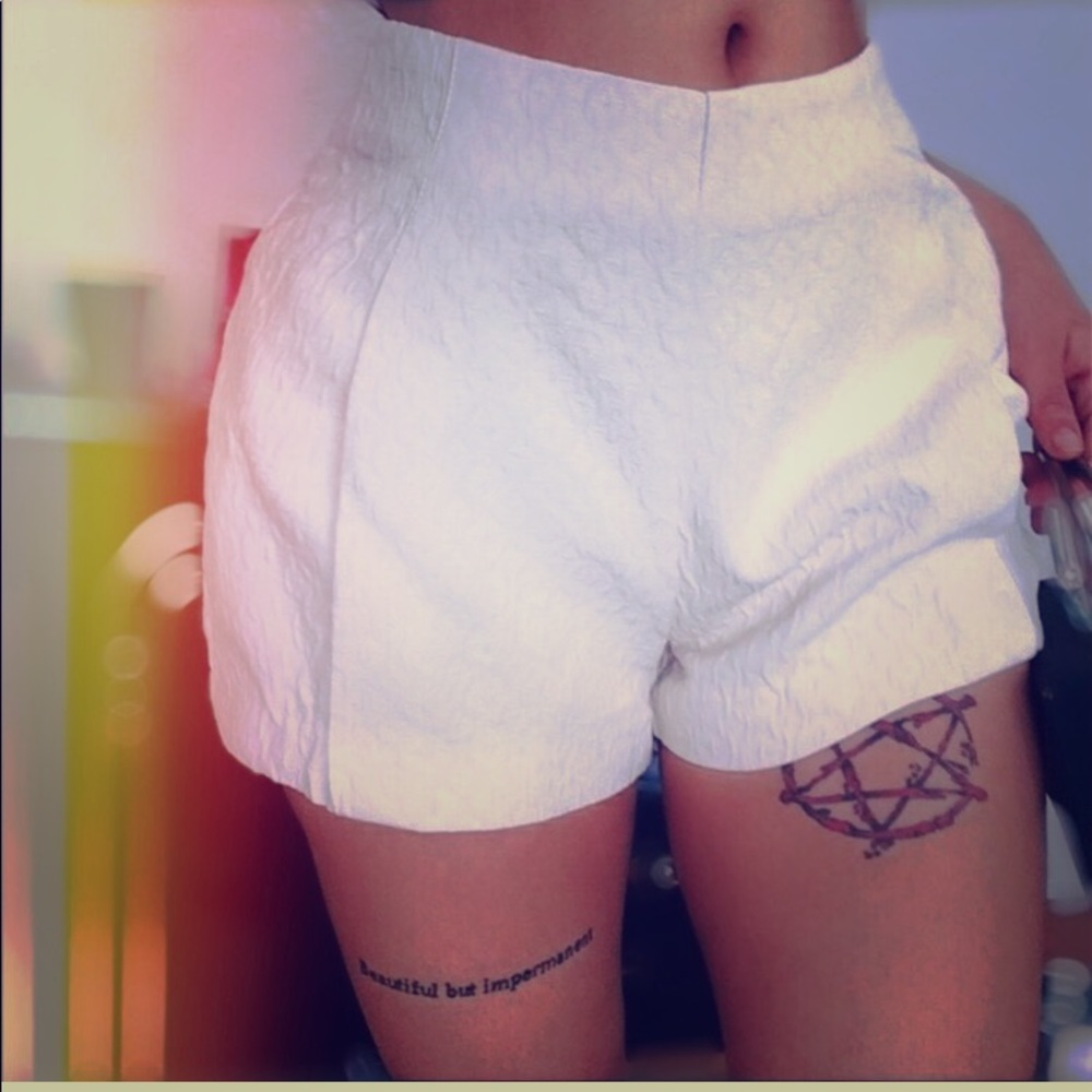 High-Waisted Linen Mini shorts